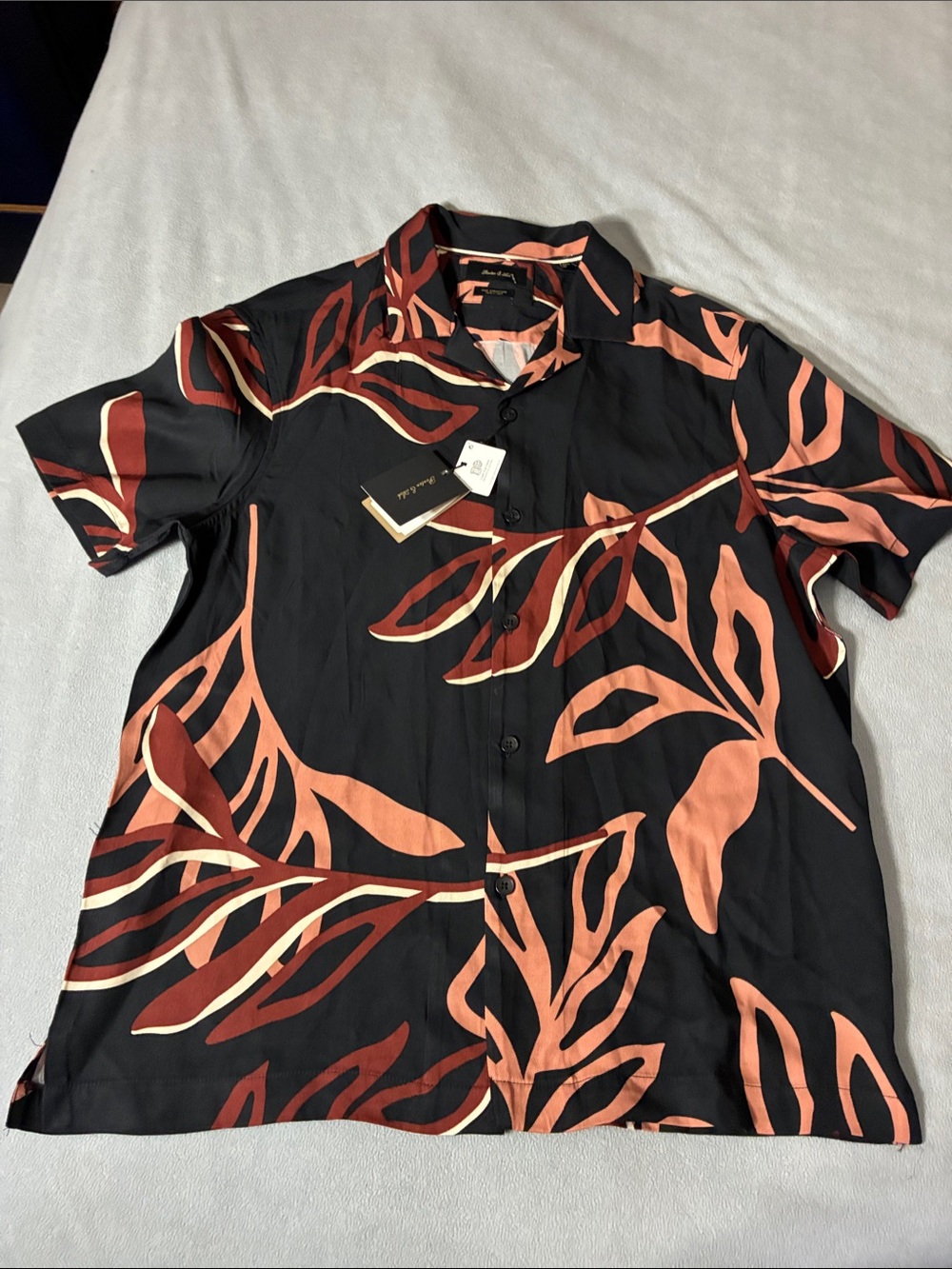Short-Sleeve Leaf-Print Button Down Shirt - Black with Rust & Cream